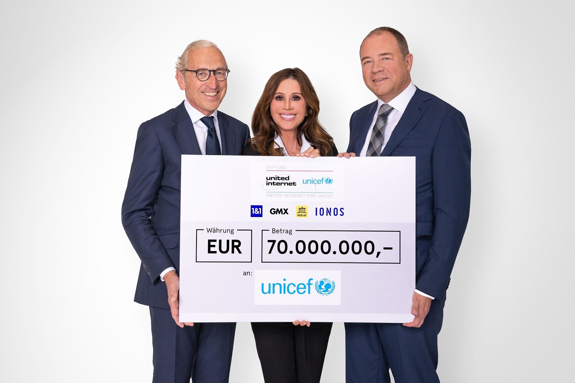 Von links: Georg Graf Waldersee, Vorstandsvorsitzender UNICEF Deutschland, Tessa Page, Vorstandsvorsitzende United Internet for UNICEF, Ralph Dommermuth, Vorstandsvorsitzender United Internet AG